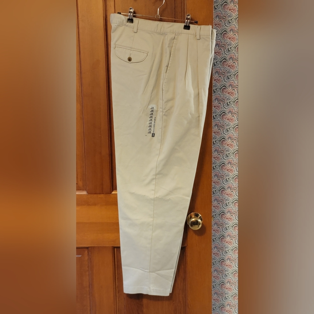 Dockers Women's Khakis NWT 18 Medium